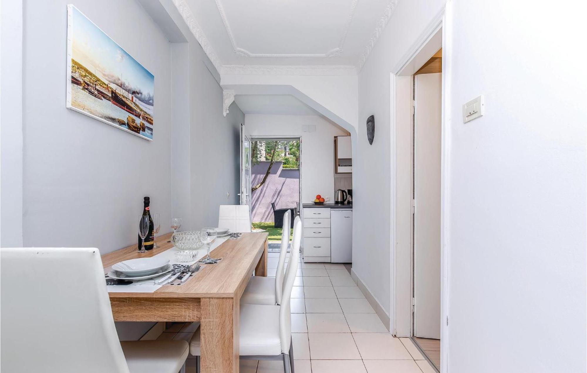 Stunning Apartment In Kostrena With Kitchen Eksteriør bilde